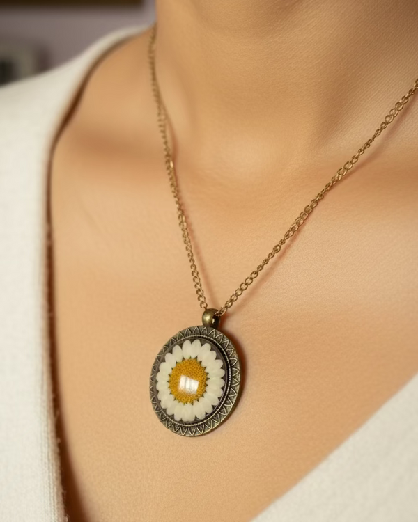 Daisy Pendant